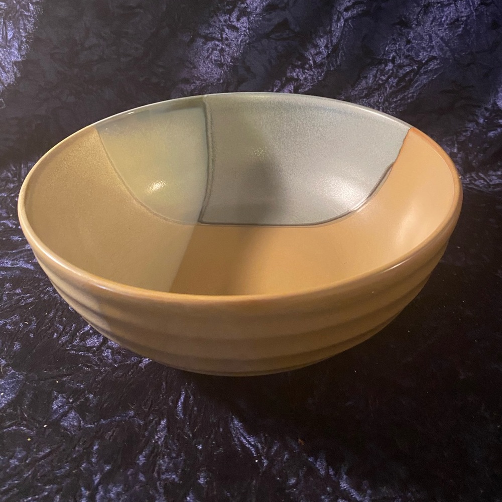Sango Gold Dust Green Vegetable Bowl 
Like New